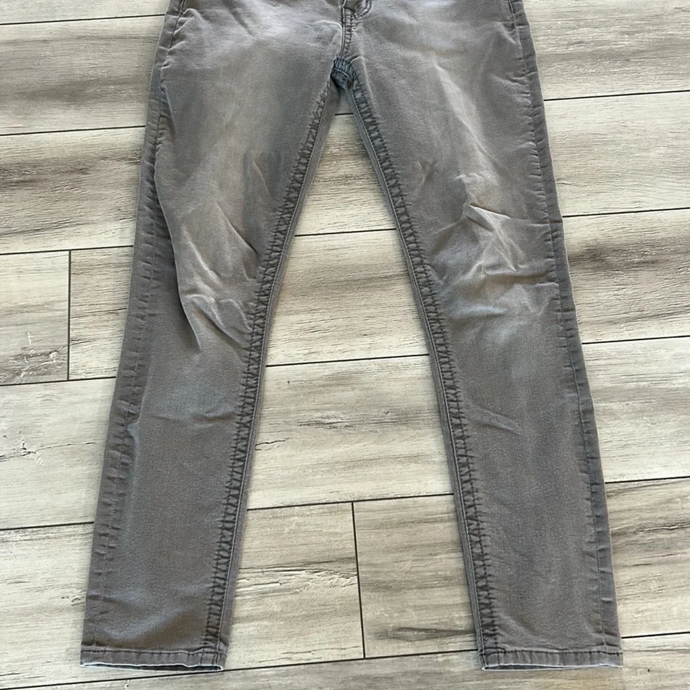 VGS skinny fit jeans size 6 gray